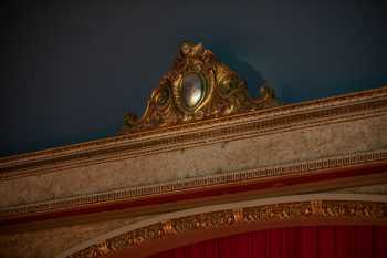 Stefanie H. Weill Center for the Performing Arts, Sheboygan, American Midwest (outside Chicago): Proscenium centerpiece