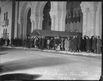 Opening night crowd at the newly completed Shrine Auditorium on 23rd January 1926, from the <i>UCLA Los Angeles Times Photographs Collection</i> (JPG)