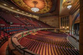 Shrine Auditorium, Los Angeles: Greater Metropolitan Area: Auditorium from House Right