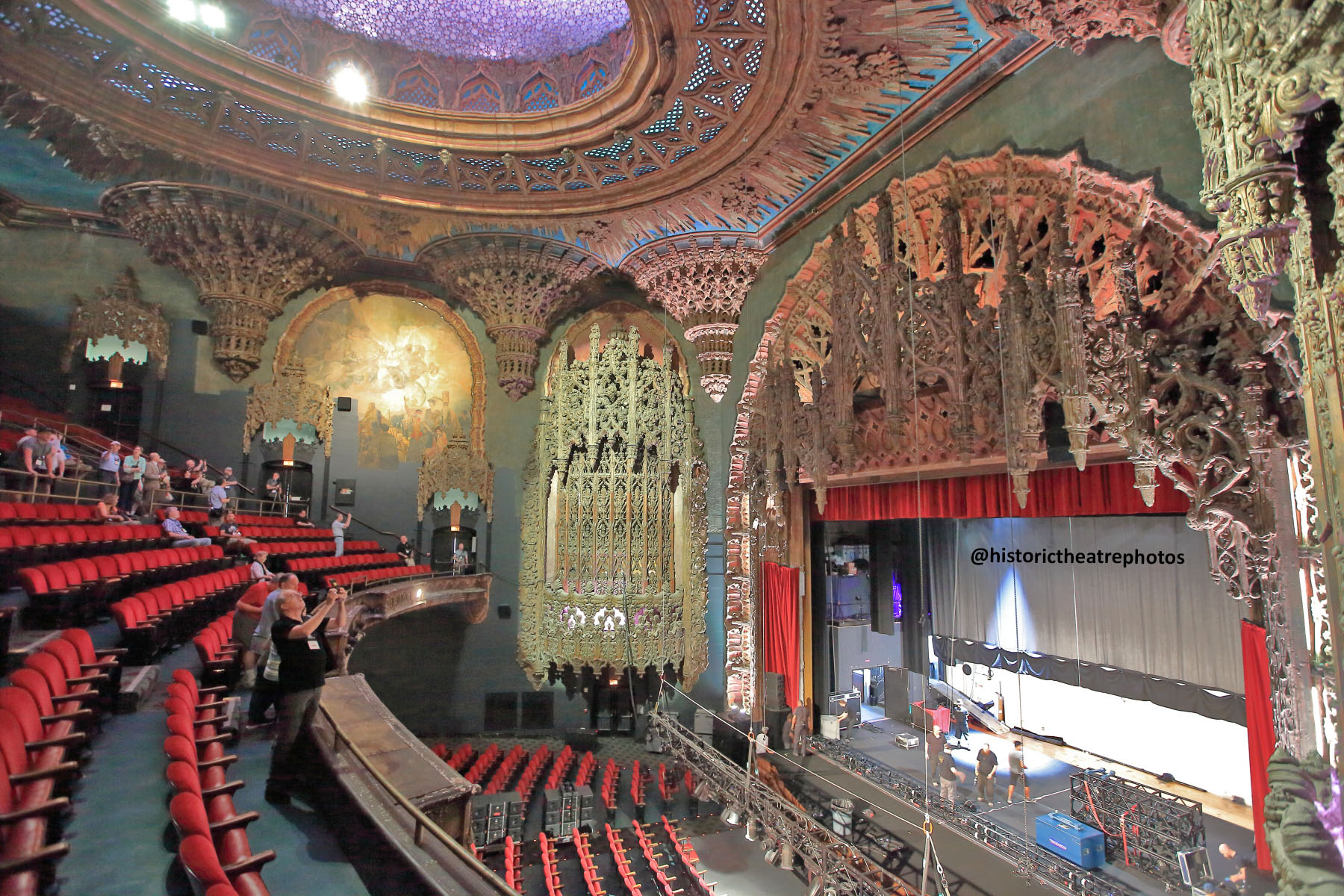 The United Theater on Broadway, Los Angeles: Balcony from right