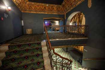 The United Theater on Broadway, Los Angeles: Mezzanine to Balcony Stairs