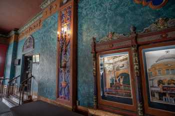 Uptown Theater, Kansas City, American Midwest (outside Chicago): Entrance Lobby