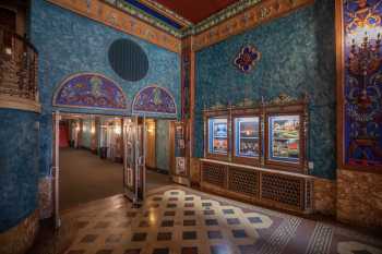 Uptown Theater, Kansas City, American Midwest (outside Chicago): Entrance Lobby