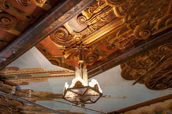 Warner Theatre, Huntington Park: Lamp Detail