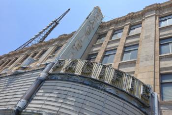 Hollywood Warner Theatre: Marquee, vertical sign, and radio mast