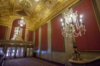 Warner Theatre, Washington DC: Lobby looking back to Entrance