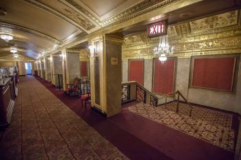 Warner Theatre, Washington DC: Mezzanine Lobby