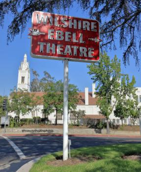 Wilshire Ebell Theatre, Los Angeles: Wilshire Sign